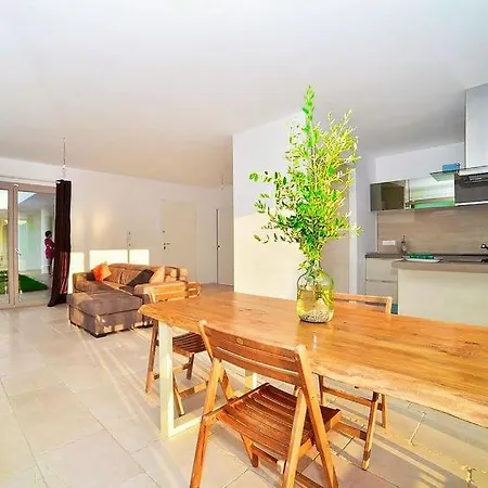 Sleeps 8 Pool Air Con Wifi Сasa de vacaciones Specchiolla