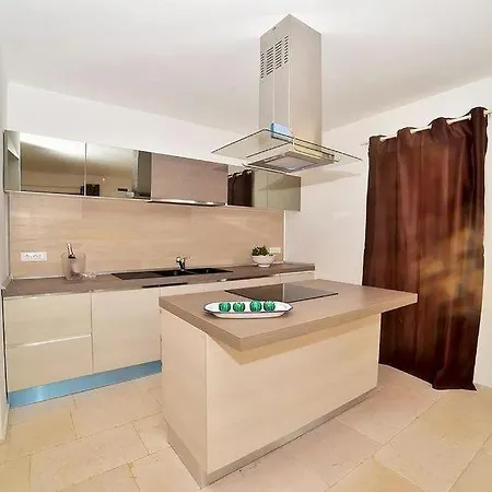Sleeps 8 Pool Air Con Wifi Сasa de vacaciones *