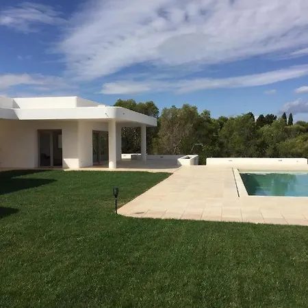 Sleeps 8 Pool Air Con Wifi